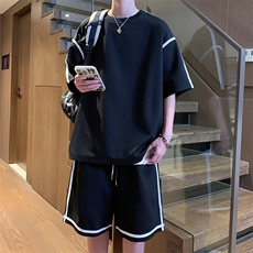 黑色