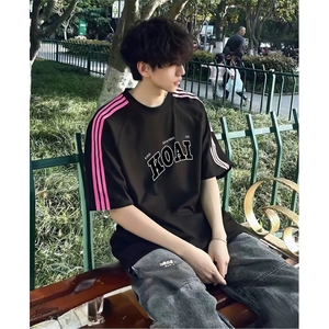 抖音得物品质二开240克宽松纯棉美式潮牌印花三条杠中性风短袖T恤图片