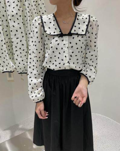 秋季娃娃领ins植绒印花小衫，其它，艾米缇