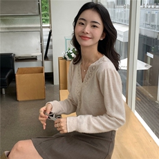 2025秋冬百搭时尚简约v领修身打底衫，女装羊绒衫，玛卡隆羊绒