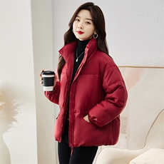 现货羽绒服女连帽新款短款小个子面包服时尚宽松休闲保暖轻暖外套，女装羽绒服，贵人树