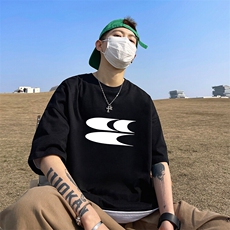 黑色