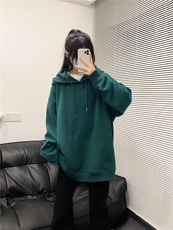 墨绿色