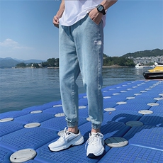 蓝色