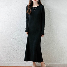 2025百搭时尚长款扭花圆领羊毛连衣裙，女装连衣裙，越洋羊