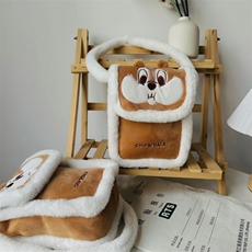 美泽商贸 松鼠挎包