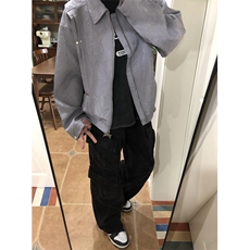 灰色