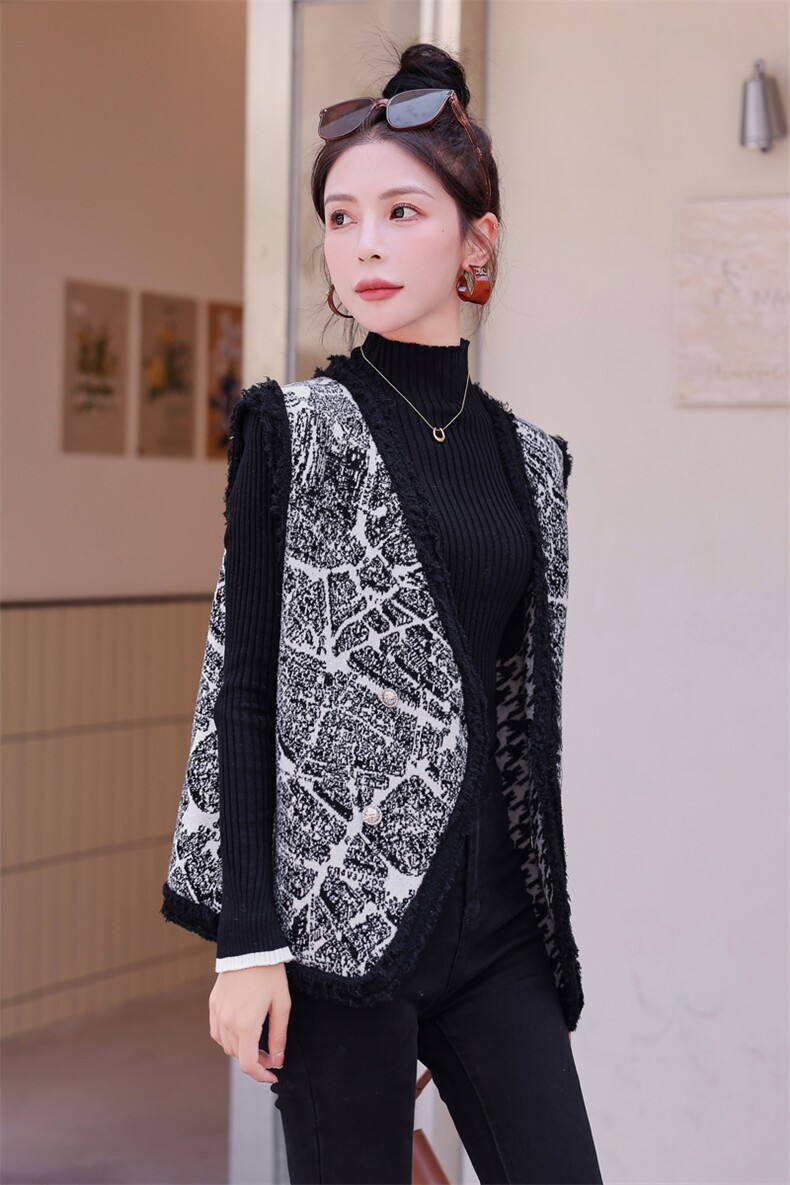 双面穿V领女外套2025年冬新款气质时尚百搭款小香风显瘦马甲女潮,女装毛呢外套,意芙