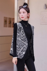 双面穿V领女外套2025年冬新款气质时尚百搭款小香风显瘦马甲女潮，女装毛呢外套，意芙