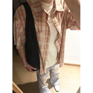 美式复古粉色格子衬衫短袖阳光干净男生穿搭夏季薄款格纹衬衣外套图片