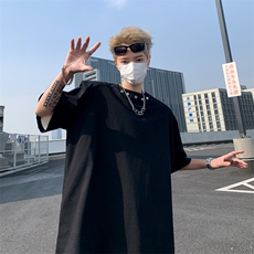 黑色