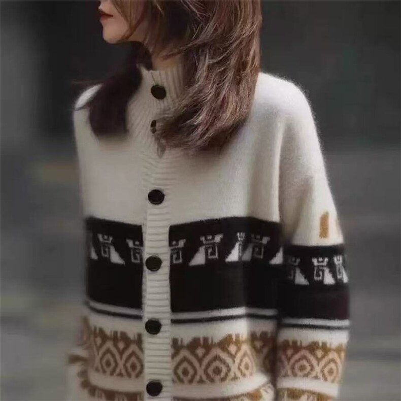 2025年秋季时尚百搭通勤简约休闲高领加厚提花开衫，女装羊毛衫，新胜羊绒