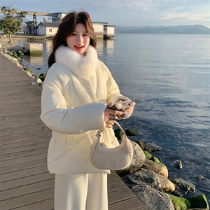大货！！！主推狐狸毛90绒收腰羽绒服图片