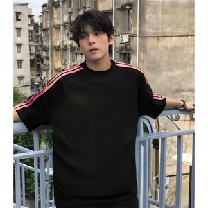 抖音得物品质二开240克宽松纯棉美式潮牌印花三条杠中性风短袖T恤图片