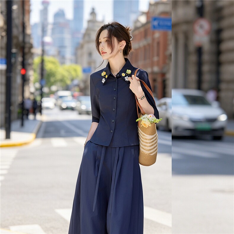 巨好看大方得体裙裤套装女2026夏新款时尚减龄装饰花职场风两件套,女装套装/套裙,水衣源