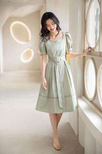 品牌指定款数量不多，女装，千浪依族