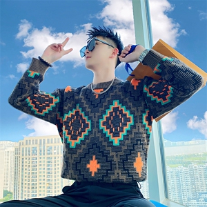 AM212/特P98控138/冬季社会小伙高级设计师民族风撞色毛衣男图首2图片