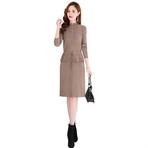 2021年秋装气质有女人味的订珠两件套毛衣连衣裙图片