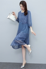 2023春夏新款时尚气质不规则绣花中长高档双绉真丝连衣裙，女装连衣裙，媚琳依坊