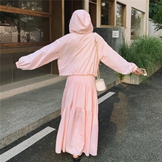 粉红色