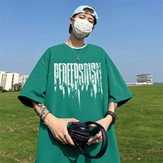 墨绿色