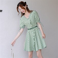 V领连衣裙女夏装2021年新款时尚收腰显瘦气质减龄中长格子裙，女装连衣裙，寒都衣屋