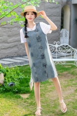 新中式盘扣牛仔裙女方领连衣裙2024夏新款无袖背心裙时尚减龄裙子，女装连衣裙，潮流依族