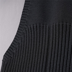 2025年秋季中长款无袖圆领单件春秋冬赫本风经典小黑裙，女装连衣裙，绒崒