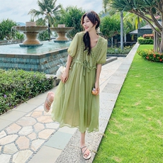 法式复古浪漫绿色v领连衣裙女夏季2025新款小清新甜美宽松茶歇裙，女装连衣裙，2C158