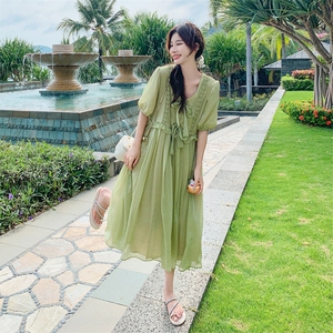 法式复古浪漫绿色v领连衣裙女夏季2025新款小清新甜美宽松茶歇裙图片