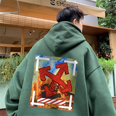 墨绿色