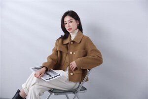 2021秋冬新款韩版宽松显瘦百搭不规则大口袋羊毛双面呢短外套图片