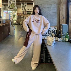 现货：春装新款春秋宽松百搭休闲三件运动套装2C135-6862P185K278，女装套装/套裙，2C135