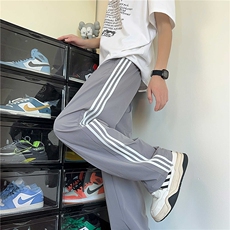 深灰色