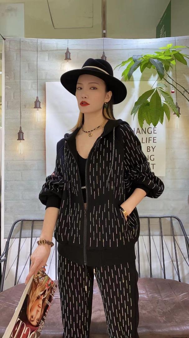 新款复合加厚重工烫钻外套,女装其它,無限度