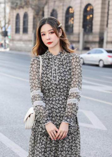 一浅浅+ HZYQQ106417