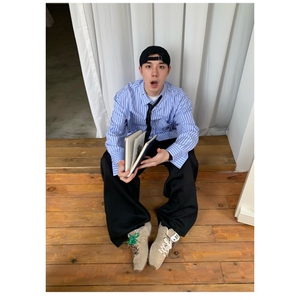 式休闲刺绣长袖条纹衬衫ins男宽松复古痞帅设计感领带衬衣潮牌,酷奇脏脏鞋夏季搭配图片