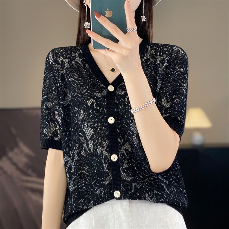 2025年夏季不连帽女士V领时尚百搭通勤休闲开衫短袖,女装T恤,森墨