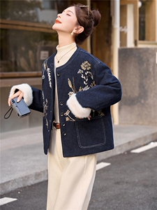 现货主推2025年冬季新款國风羽绒服外套女图片