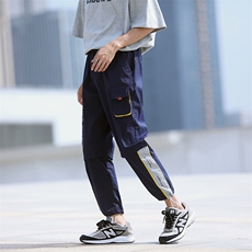 深蓝色