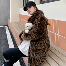 豹纹仿貂绒羊羔毛皮毛一体外套女2024冬季新款牛角扣加厚棉衣棉服，女装短外套，2C085
