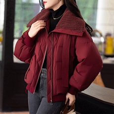 羊羔毛拼接大翻领羽绒服女2024冬新款小个子短款时尚加厚保暖外套，女装羽绒服，婷轩阁