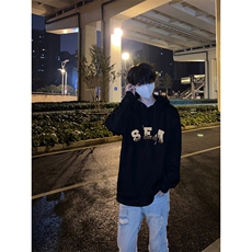 黑色