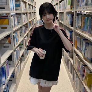 抖音得物品质二开240克宽松纯棉美式潮牌印花三条杠中性风短袖T恤图片