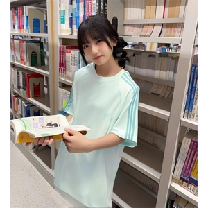 抖音得物品质二开240克宽松纯棉美式潮牌印花三条杠中性风短袖T恤图片