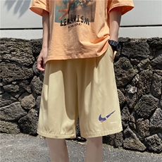 卡其色