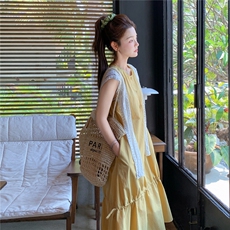 2025巨好看的黄色减龄连衣裙女夏季新款松弛感韩系抽绳无袖A字裙，女装连衣裙，2C166