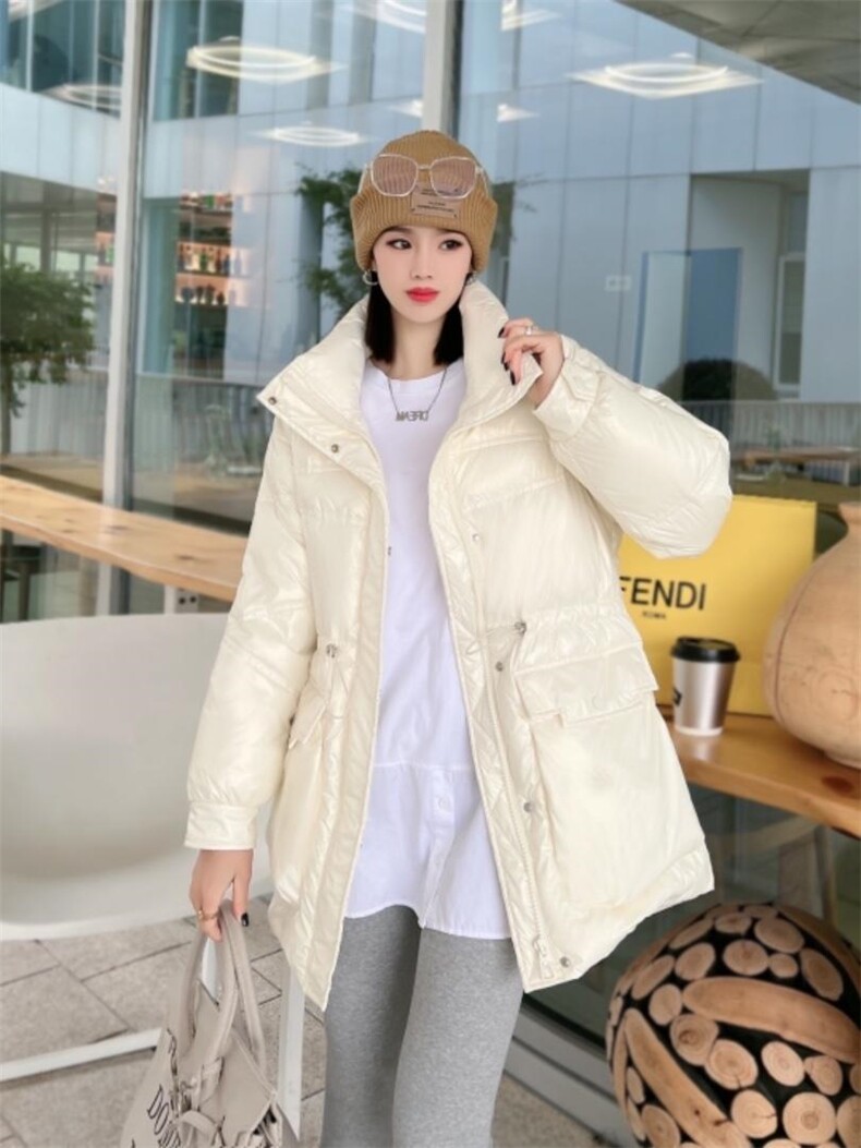 冬季羽绒服现货，女装羽绒服，艾伊贝雪