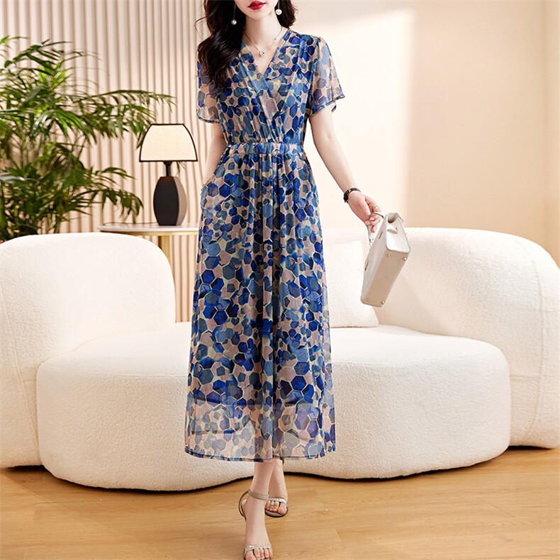 碎花连衣裙女夏季2023年新款气质修身显瘦洋气别致年轻妈妈长裙子,女装连衣裙,江南女神