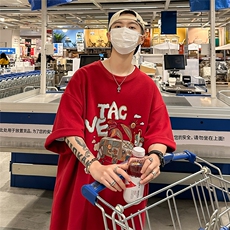 酒红色
